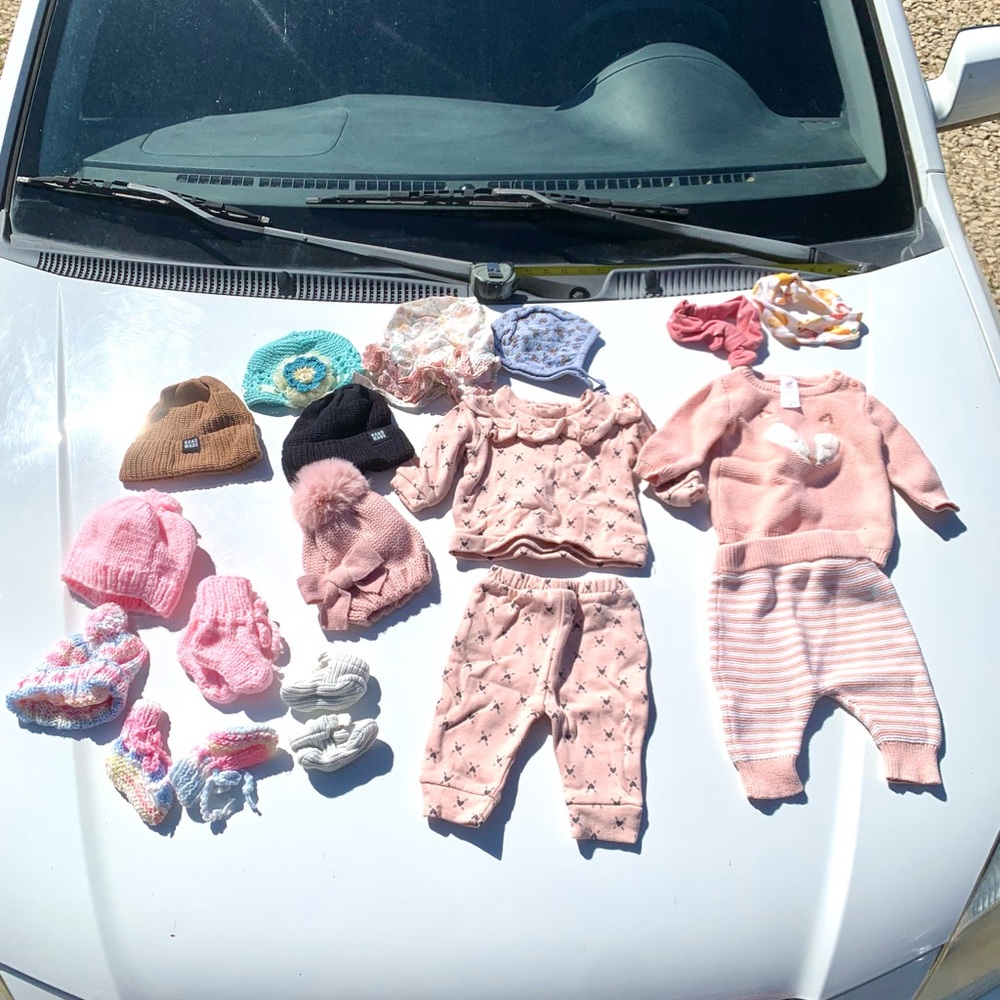 Baby Girls Pink Knit Outfit Set Socks Sweater Pants & Hats 3-6 Months